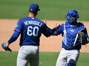 Edgardo-Henriquez-se-luce-en-el-bullpen-de-los-Dodgers.png