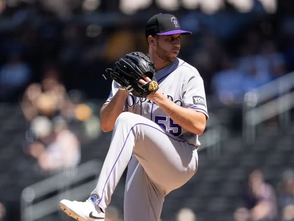 Eiberson-Castellano-debuto-con-salvado-en-historica-paliza-de-Rockies.png