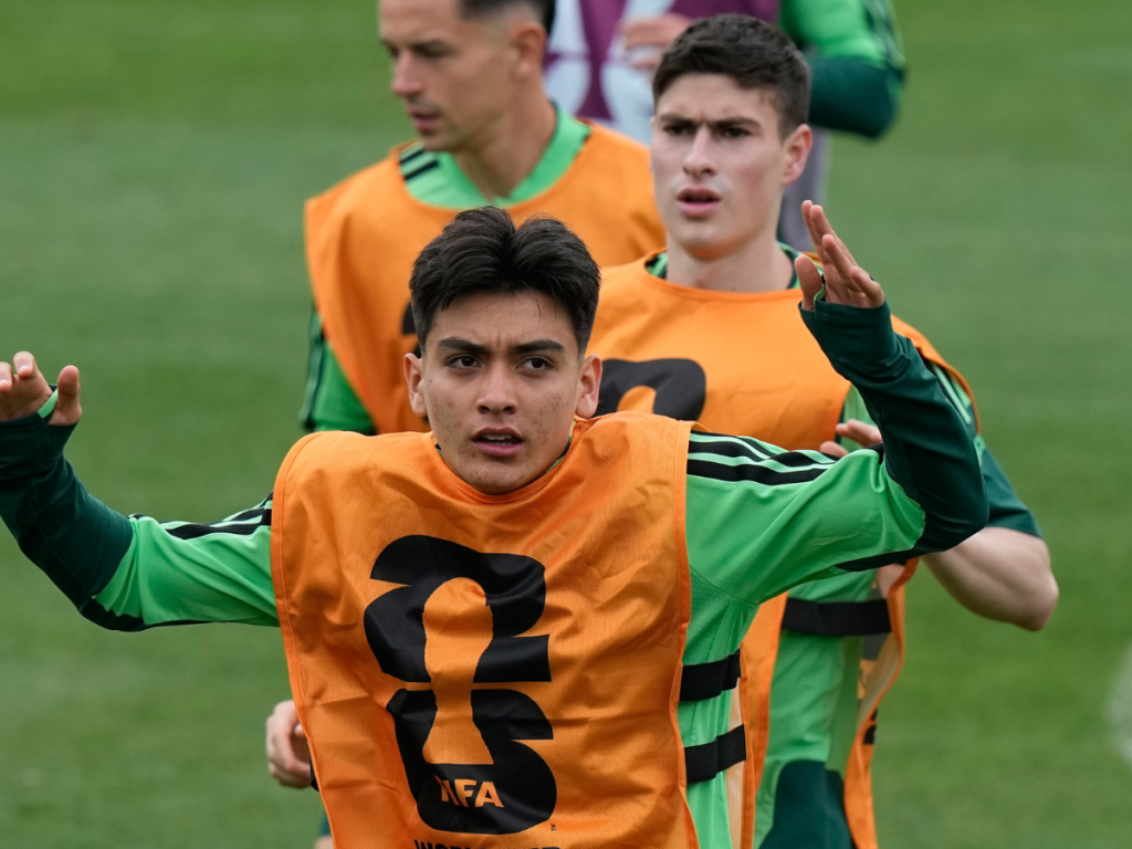 El-mexicano-Gilberto-Mora-es-el-mas-joven-en-las.png