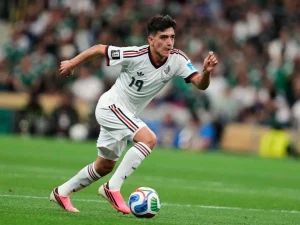 Gilberto-Mora-es-el-mas-joven-en-debutar-con-Mexico.jpg