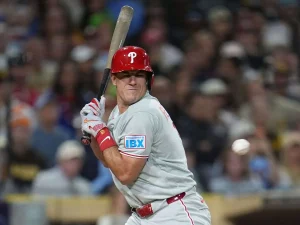 JT-Realmuto-sufre-contusion-en-la-muneca.jpg