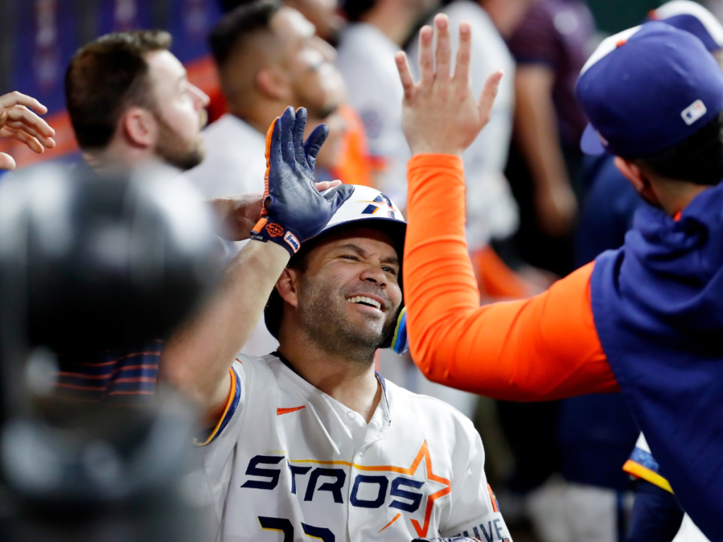 Jose-Altuve-conecta-jonron-en-derrota-de-los-Astros.png