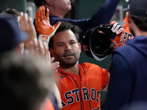 Jose-Altuve-enciende-la-pizarra-con-remontada-de-Astros.png