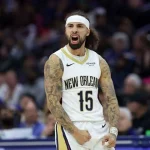 José Alvarado se queda en los Knicks