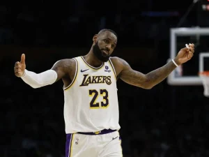 LeBron-entra-en-la-agencia-libre-y-los-Warriors-acechan.jpg