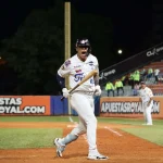 Leobaldo Cabrera se uniforma de Cacique