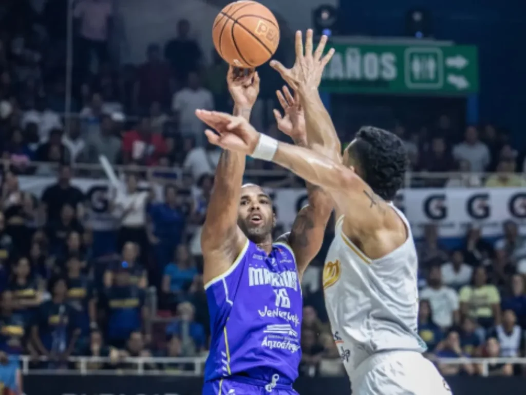 Marinos-elimina-a-Gaiteros-en-un-final-memorable.png