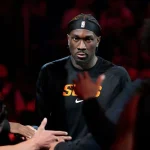 Mark Williams renueva tres años con los Suns