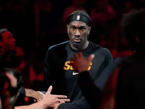 Mark-Williams-renueva-tres-anos-con-los-Suns.jpg