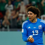 «Memo» Ochoa se une a grandes leyendas del fútbol