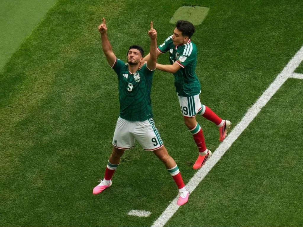 Mexico-triunfo-en-su-debut-ante-Sudafrica.jpg