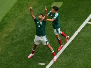 Mexico-triunfo-en-su-debut-ante-Sudafrica.jpg