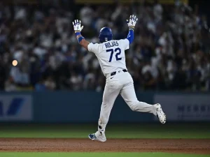Miguel-Rojas-dio-el-batazo-del-triunfo-para-los-Dodgers.jpg