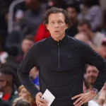 Quin Snyder sigue como técnico de Atlanta Hawks