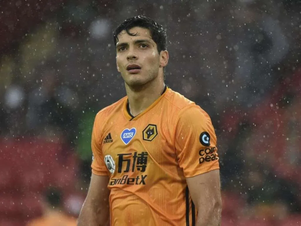 Raul-Jimenez-asegura-su-futuro-y-volvera-con-el-Wolverhampton.jpg