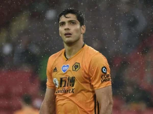 Raul-Jimenez-asegura-su-futuro-y-volvera-con-el-Wolverhampton.jpg