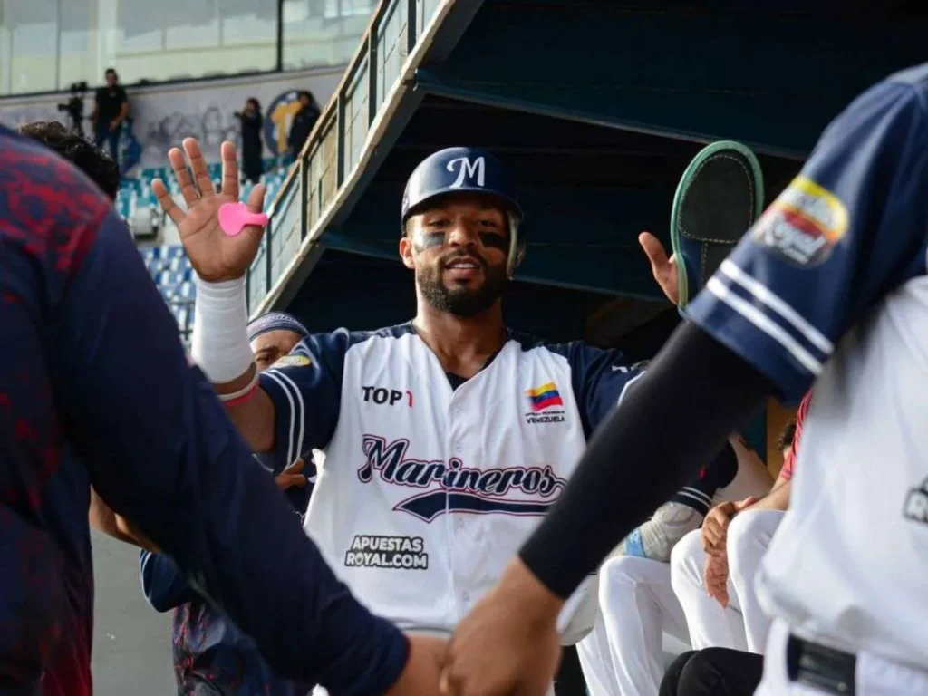 Robert-Perez-Jr-saco-su-poder-en-el-Derby-de.jpg