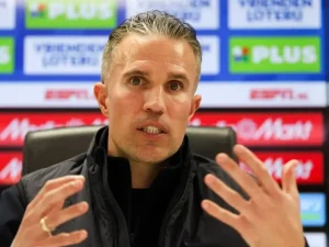 Robin-van-Persie-deja-la-direccion-tecnica-del-Feyenoord.png