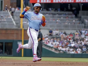 Ronald-Acuna-salio-lesionado-del-juego-ante-Medias-Blancas.jpg
