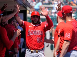 Sebastian-Rivero-fue-la-bujia-de-Angelinos-ante-Dodgers.jpg