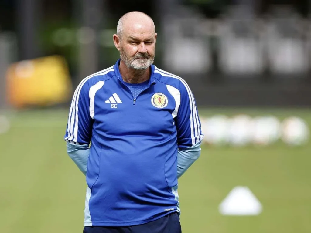 Steve-Clarke-deja-el-banquillo-de-Escocia.jpg