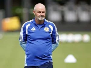 Steve-Clarke-deja-el-banquillo-de-Escocia.jpg