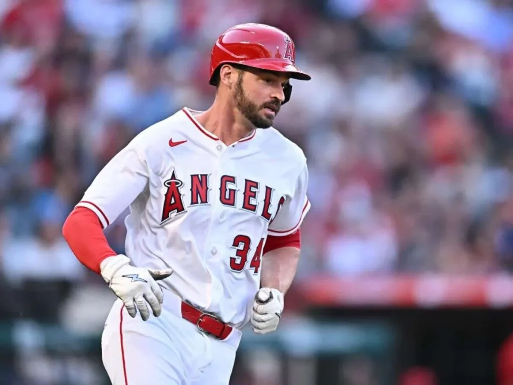 Trey-Mancini-regresa-a-la-MLB-tras-pausa-desde-2023.jpg