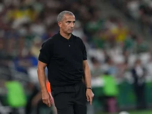 Tunez-despidio-al-tecnico-Sabri-Lamouchi.jpg
