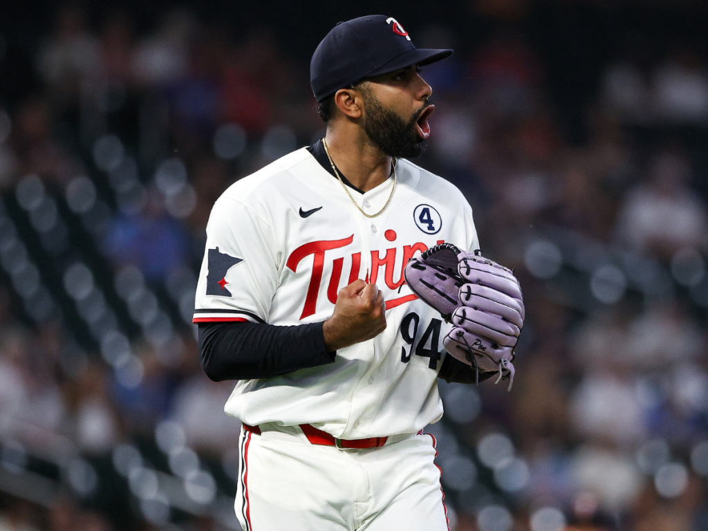 Yoendrys-Gomez-mantiene-solidez-en-el-noveno-inning-de-Minnesota.png