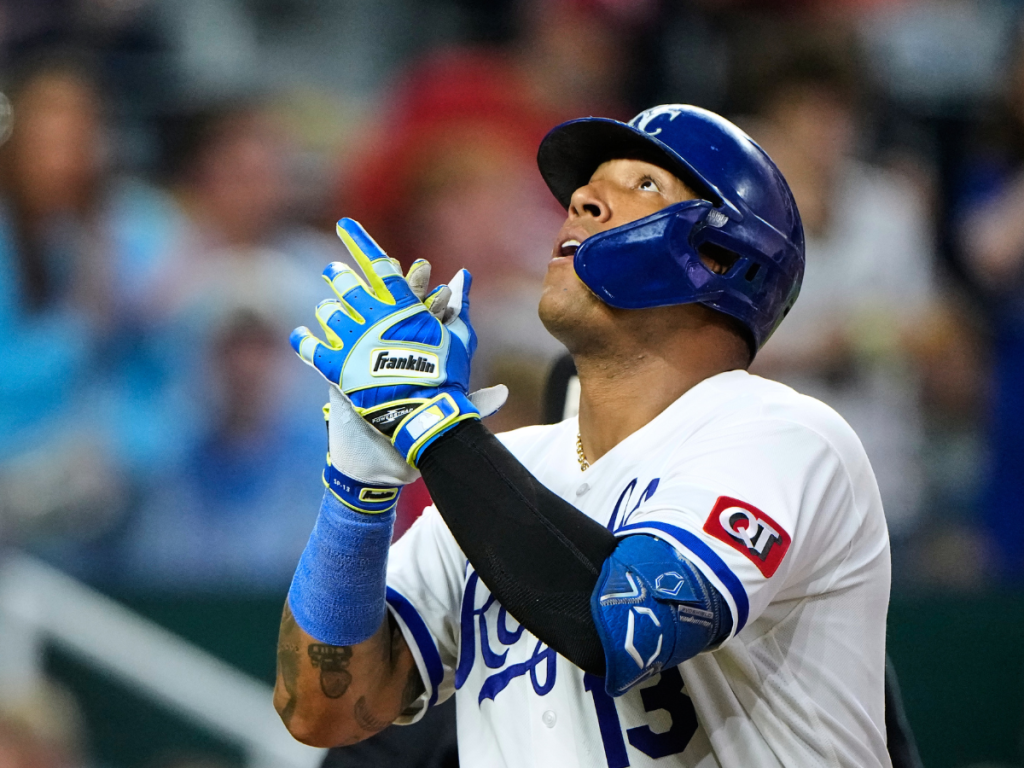 ¡Realeza-pura-Salvador-Perez-supero-un-record-jonronero-de-Brett.png
