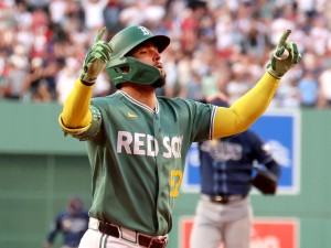 Abreu-y-Contreras-encendidos-con-el-madero.png