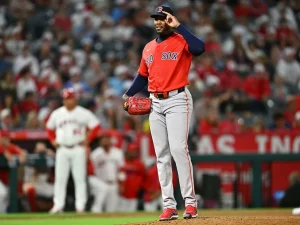 Aroldis-Chapman-fija-record-en-ponches-como-relevista.jpg