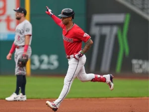 Brayan-Rocchio-dio-inicio-a-la-vapuleada-de-Cleveland.jpg