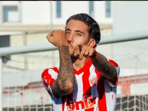 Daniel-Perez-da-el-salto-al-futbol-de-Albania.png