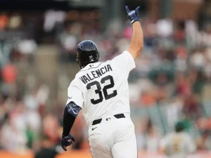 Eduardo-Valencia-conecta-jonron-en-su-debut-con-Detroit.png