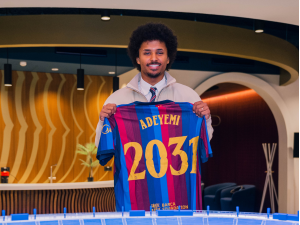 El-Barcelona-presento-a-Karim-Adeyemi.png