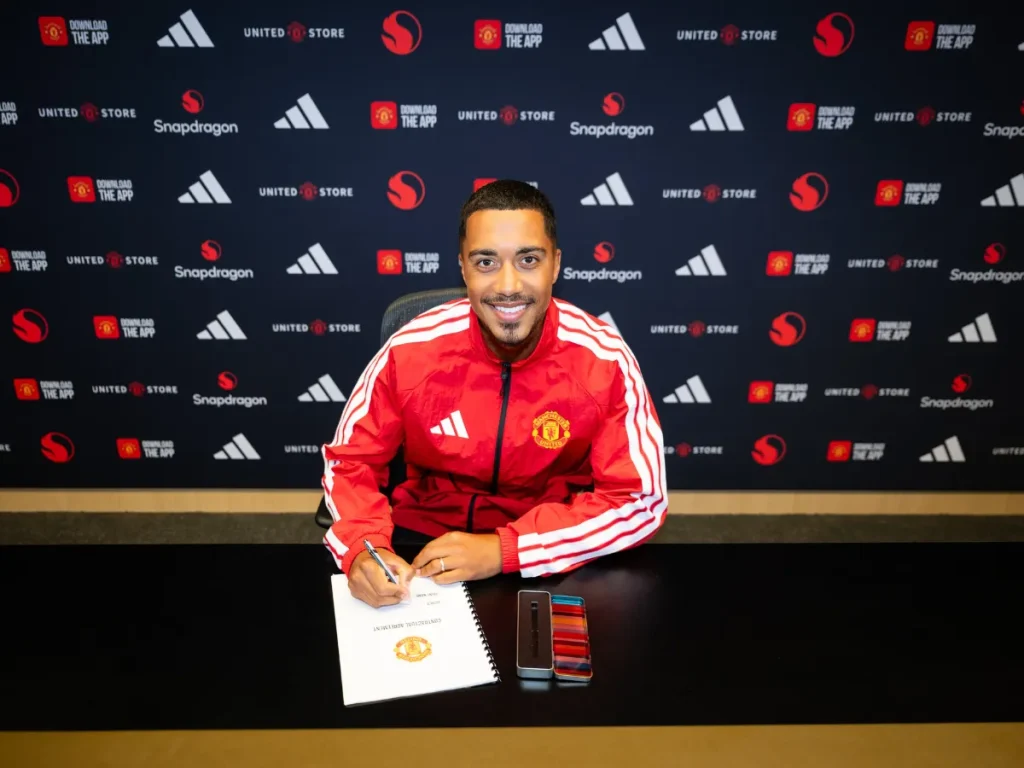 El-Manchester-United-ficho-a-Youri-Tielemans.png