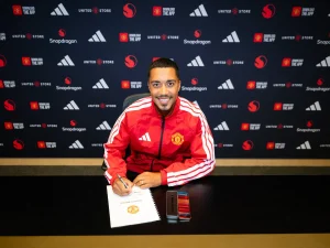 El-Manchester-United-ficho-a-Youri-Tielemans.png