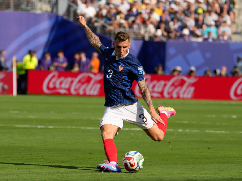 El-PSG-tendria-cerrado-a-Lucas-Digne.png