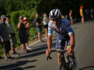 Evenepoel-gana-la-contrarreloj-en-el-Tour-de-Francia.jpg