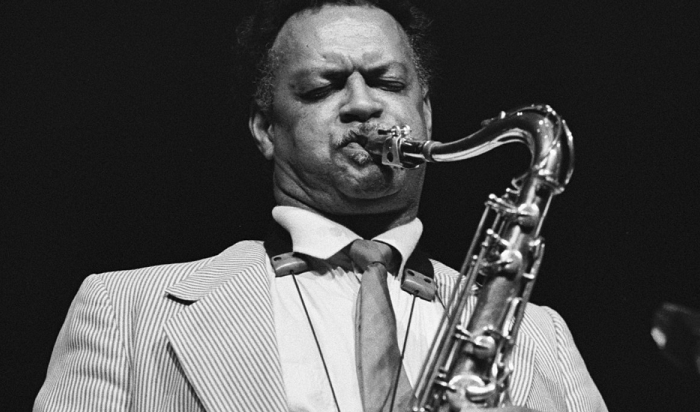 Fallecio-Plas-Johnson-el-saxofonista-que-convirtio-el-tema-de.png