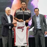 Giannis Antetokounmpo llega a Miami con miras a más títulos