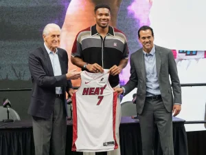 Giannis-Antetokounmpo-llega-a-Miami-con-miras-a-mas-titulos.jpg