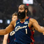 Harden espera por la decisión de LeBron James