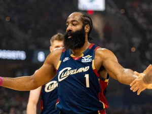 Harden-espera-por-la-decision-de-LeBron-James.png