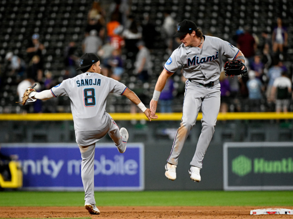 Javier-Sanoja-y-los-Marlins-cierran-un-gran-mes-de.png
