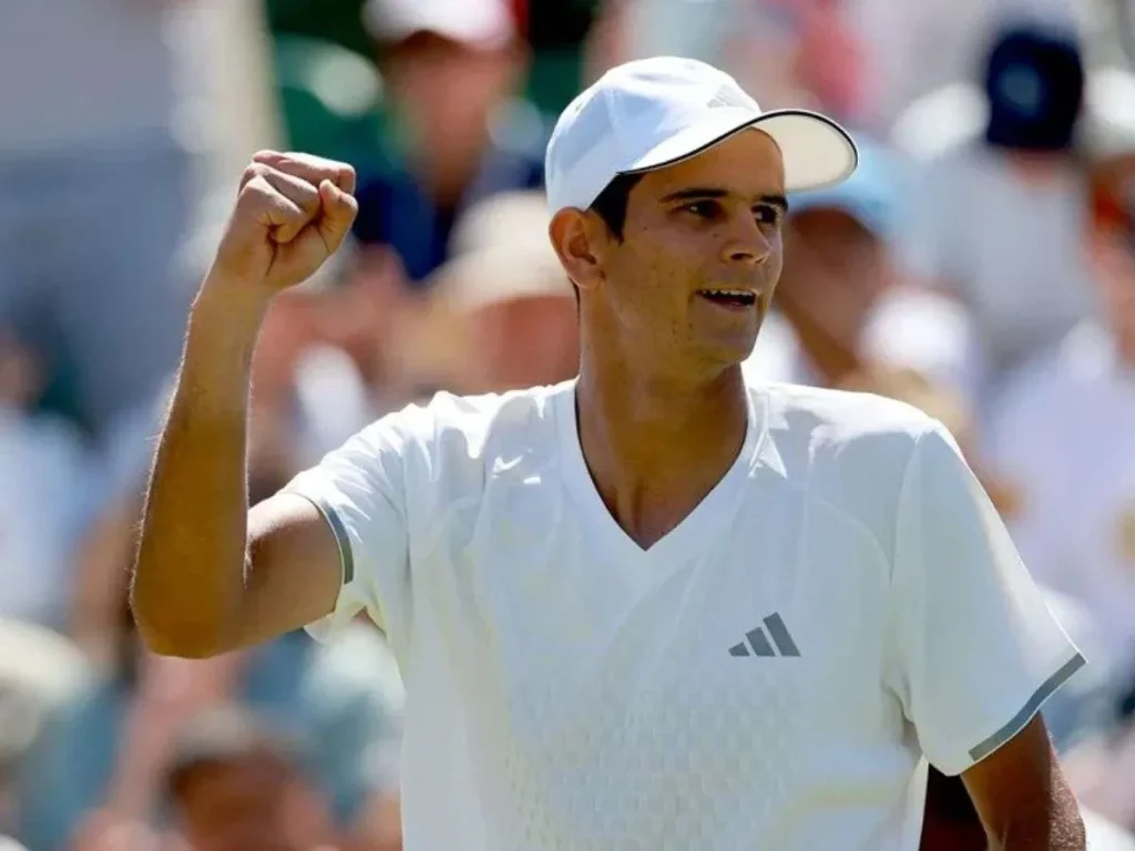 Jodar-remonta-a-Carreno-y-avanza-en-Wimbledon.jpg