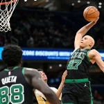 Jordan Walsh extiende su contrato con los Celtics