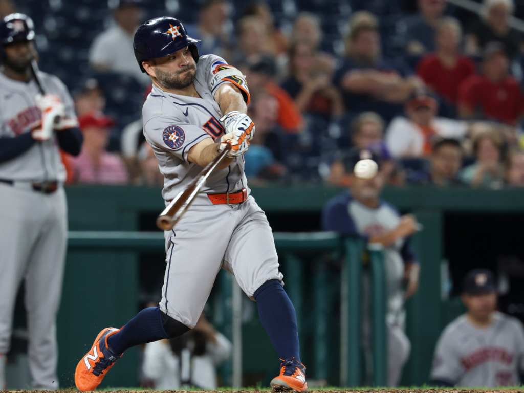 Jose-Altuve-pego-su-decimo-jonron-de-la-temporada.png