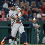 Jose Altuve pegó su décimo jonrón de la temporada
